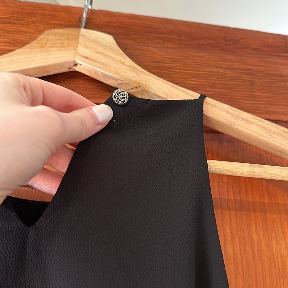 Black High-Neck Tanktop - Picture 3 of 4